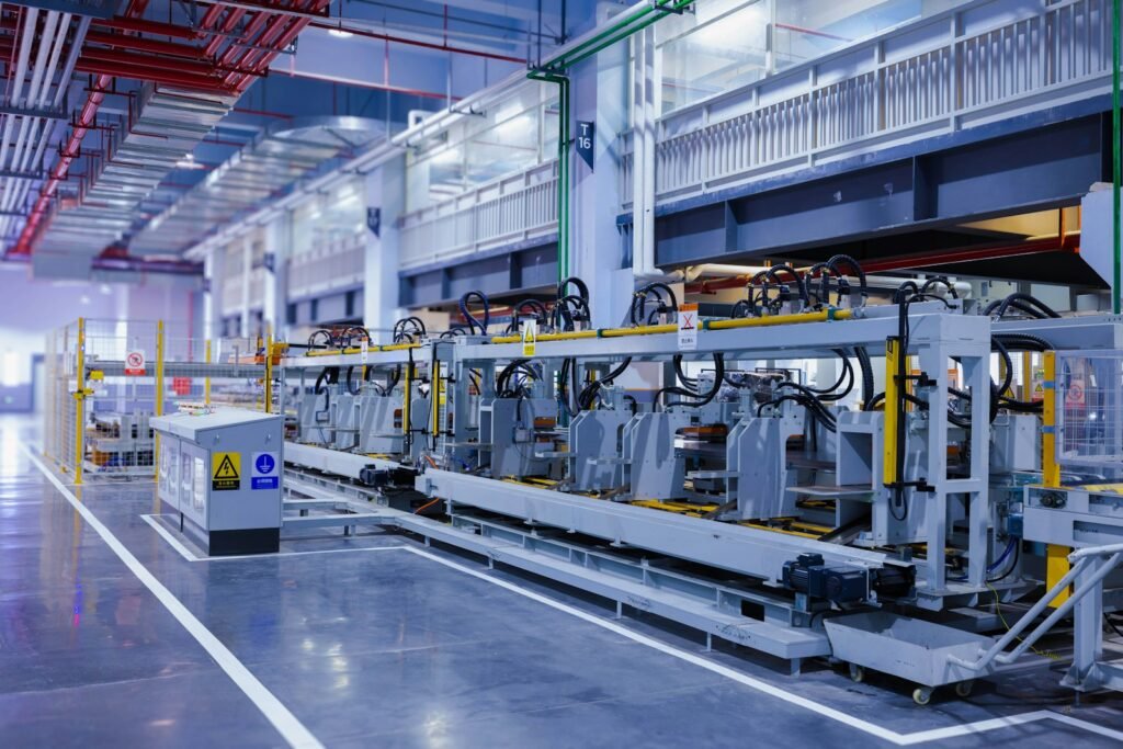 Photo by Homa Appliances a large machine in a large building